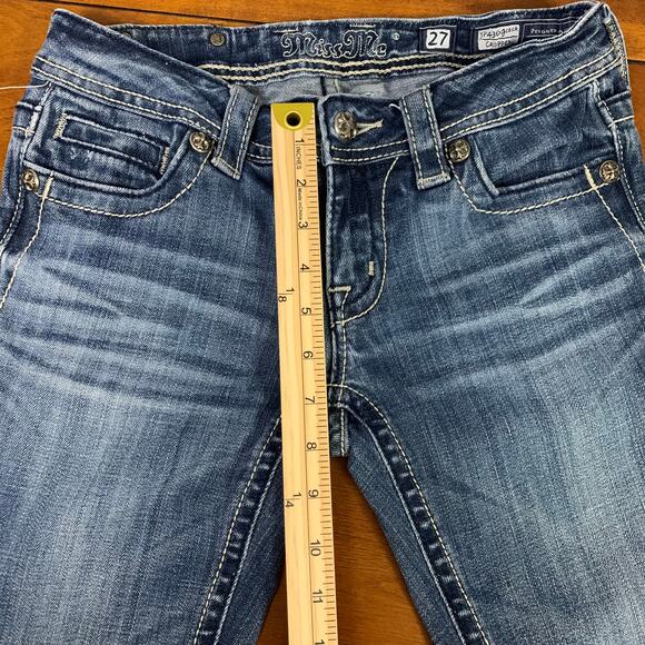 Miss Me Jeans Crop JP4369CECR Embroidered Medium Wash Sequoia Low-Rise Size 27 - Picture 5 of 9